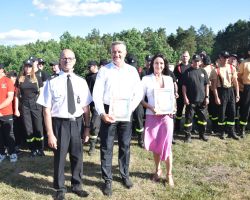 [od lewej] Wójt Gminy, Poseł Grzegorz Woźniak, Poseł Iwona Kurowska