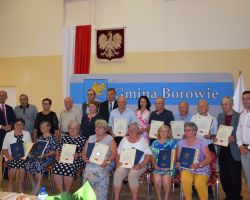 Zdjęcie grupowe osób zaproszonych