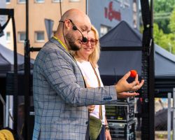 Iluzjonista Wlazlosky podczas występu