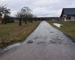 Droga gminna przed modernizacją