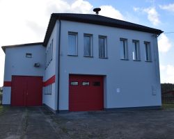 Budynek OSP z nowo wykonaną elewacją