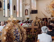 Wieńce dożynkowe w kościele