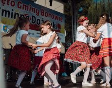Grupa baletowa Dance Now podczas występu