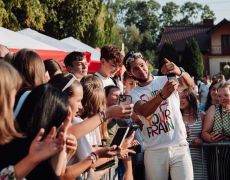 Zdjęcia wokalisty DiscoBoys z fanami