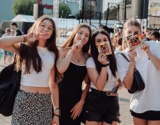 4 dziewczyny z płytami DiscoBoys