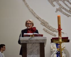 Wójt Gminy przy mównicy w kościele
