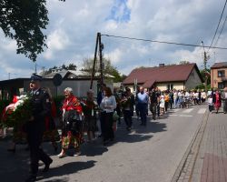Przemarsz korowodu ulicami Borowia