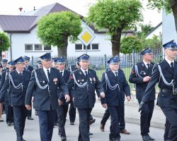 Strażacy z terenu gminy w korowodzie