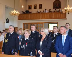 Przedstawiciele samorządu w kościele