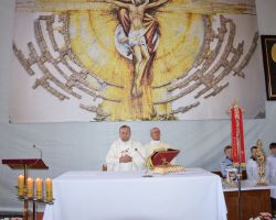 Ks. Proboszcz odprawia mszę
