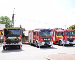 Trzy przekazane samochody dla OSP