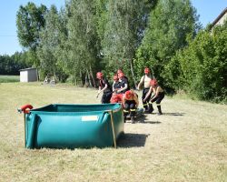 Rozpoczęcie zawodów przez drużynę MDP