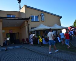 Stoisko KGW przed strażnicą OSP