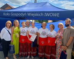 Przedstawiciele samorządu z KGW Iwowe