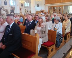 Przedstawiciele samorządu podczas mszy świętej