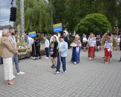 Przekazanie chleba dożynkowego przez sołectwo Łopacianka
