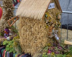 Wieniec dożynkowy sołectwa Laliny