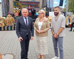 od lewej: mężczyzna, Wójt Gminy, Przewodniczący Rady Gminy
