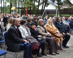 Przedstawiciele samorządu oraz osoby zaproszone na obchody