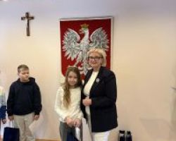 Wójt Gminy wraz z uczestniczką turnieju