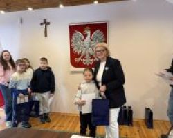 Wójt Gminy wraz z uczestniczką turnieju