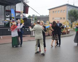 Obrzęd "obtańczenia" wieńcy dożynkowych